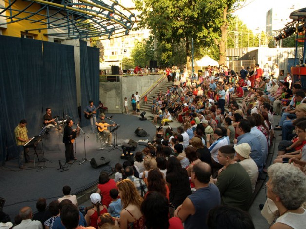 6 iulie 2008 - Cu Eugen Cristea si trupa Atelier pe scena amfiteatrului în aer liber de la Teatrul Masca