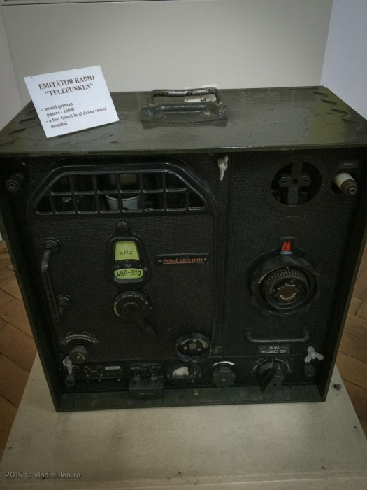 Emițător radio Telefunken, model german, putere 100W, folosit în al doilea război mondial